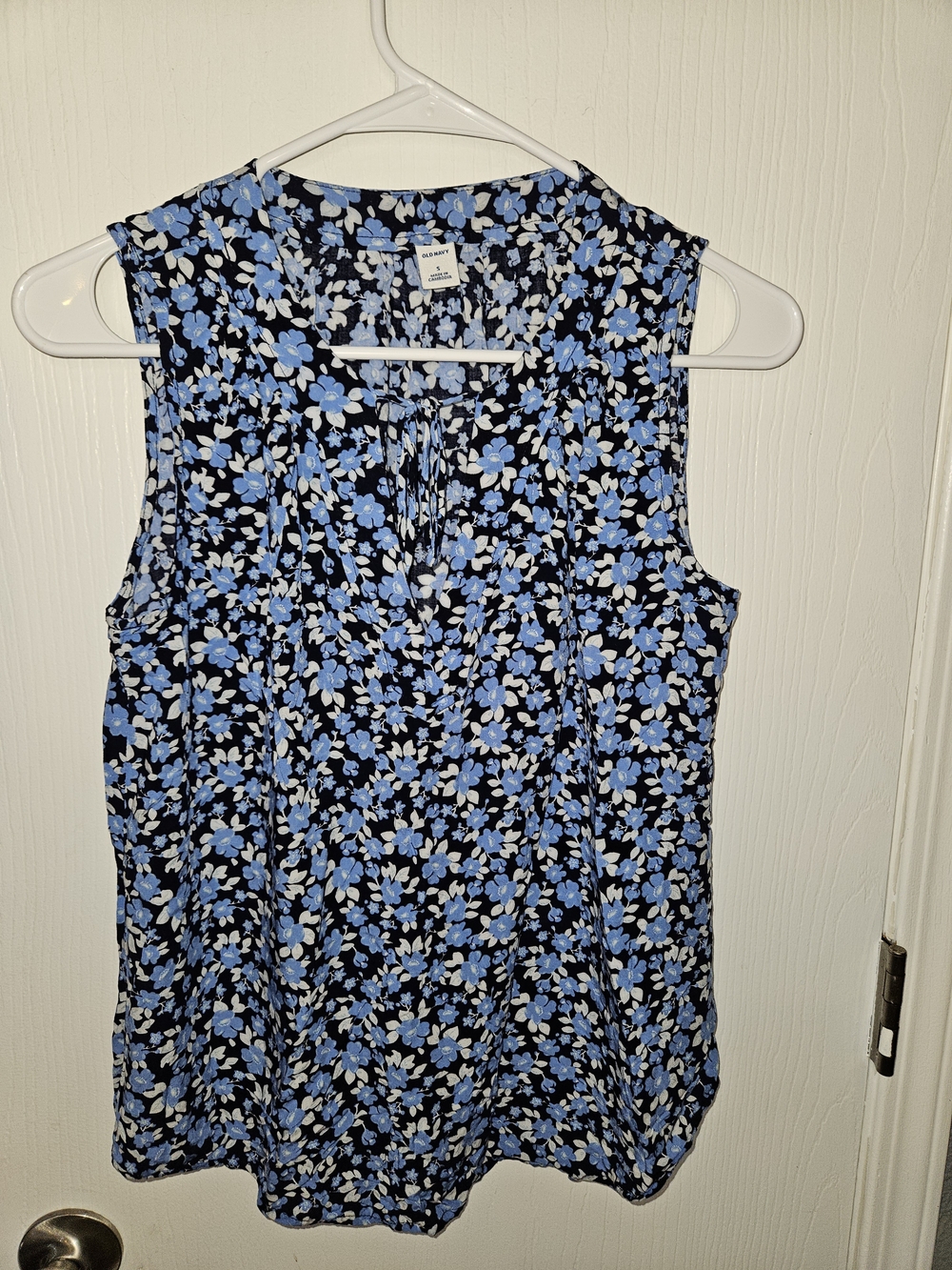Old Navy Black Floral Sleeveless Tie-Front Blouse